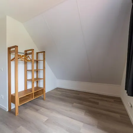 In South Holland By Stompaarde Plas Simonshaven